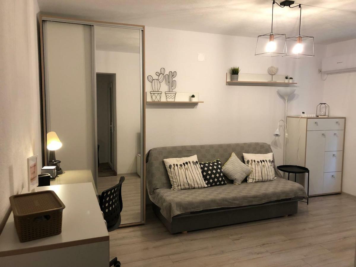 Cozy Place 47-Self Check In & Out-Hbo Max Πιτέστι Εξωτερικό φωτογραφία